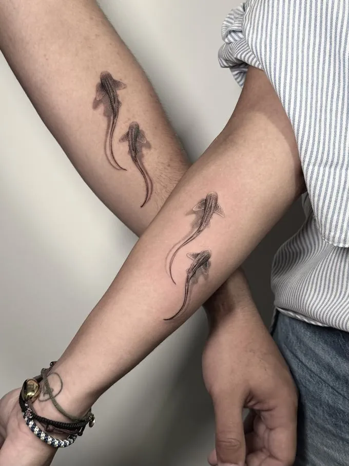 Tatuajes a juego de tiburones ballena