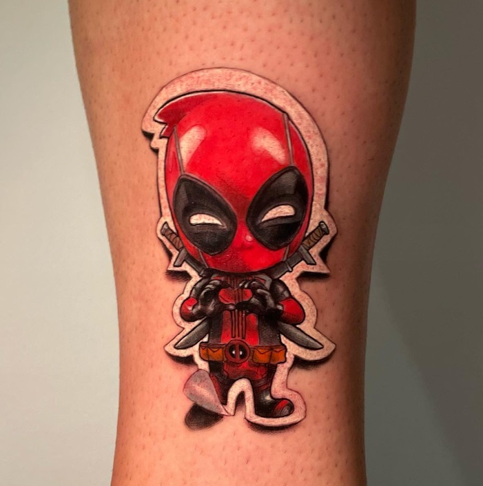 Tatuaje en color pequeño figura Deadpool pegatina