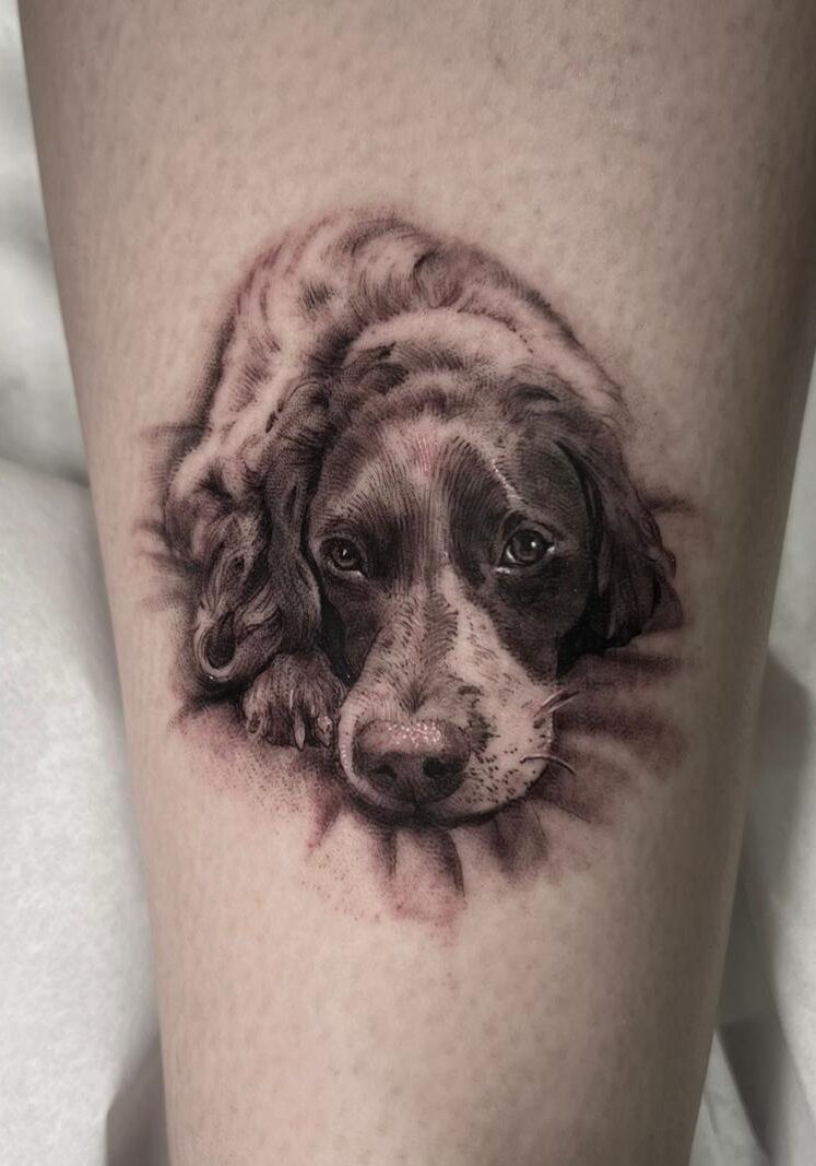 Tatuaje microrealismo mascota perro