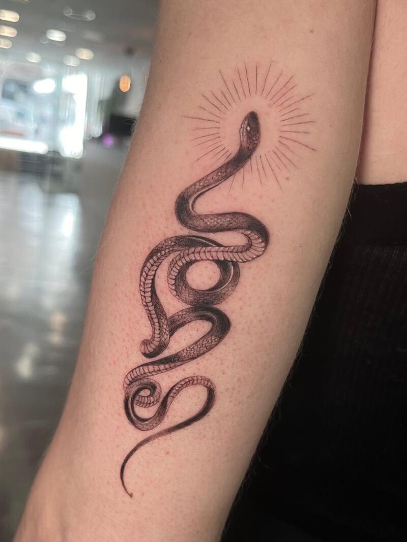 Tatuaje realismo serpiente